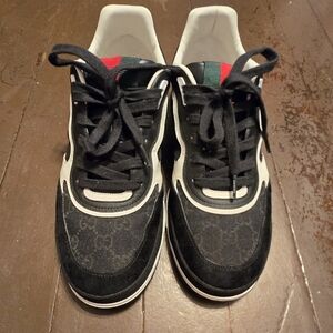 Gucci Men Sneakers in Black with Green and Red